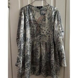 Suzanne Betro  2X Slight Shear Cream Floral Bell Sleeve‎